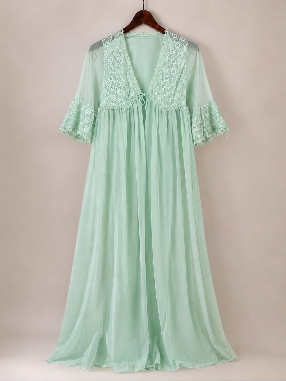 VTG 60s 70s ILGWU Spring Green Lace Peignoir Robe M